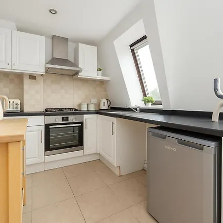 Modern Flat Near Wandsworth - 2 Min To Earlsfield Station Apartment *