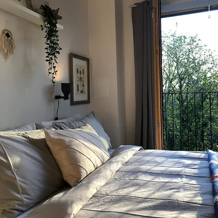 Holiday home Beautiful Bright 3-bed Next To Station *