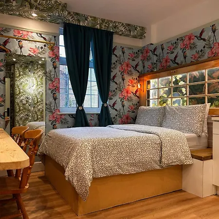 Rest Boutique Notting Hill