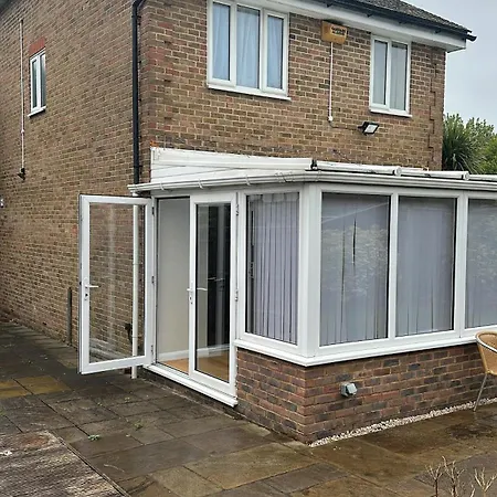 1 Berkeley Court * Sutton (Greater London)