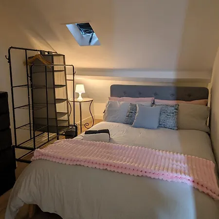 Cosy Modern One Bedroom In Hammersmith Apartment *