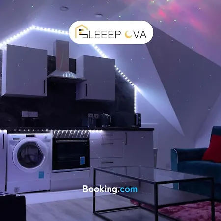 Luxury Oasis: Modern 1-bedroom For Versatile *