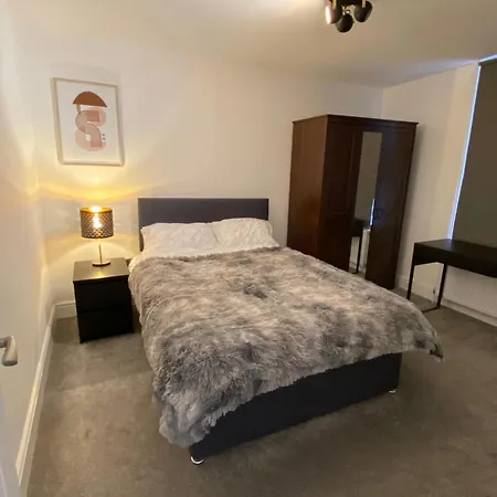 Bright & Spacious 2-bed, 2-bath In The Heart Of - Whole Apartment *