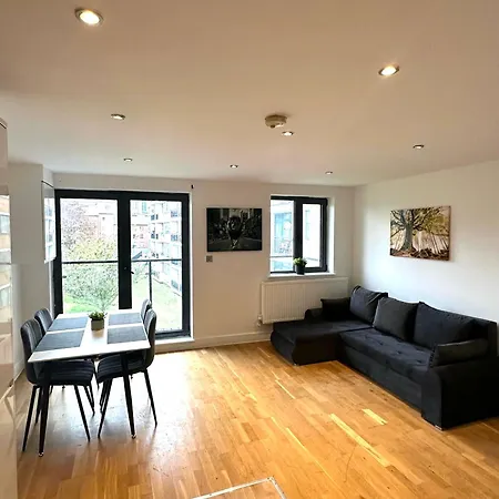 Apartment Elegant Spacious Modern 2 Bedroom - Whitechapel - 5mins To Aldgate Station *