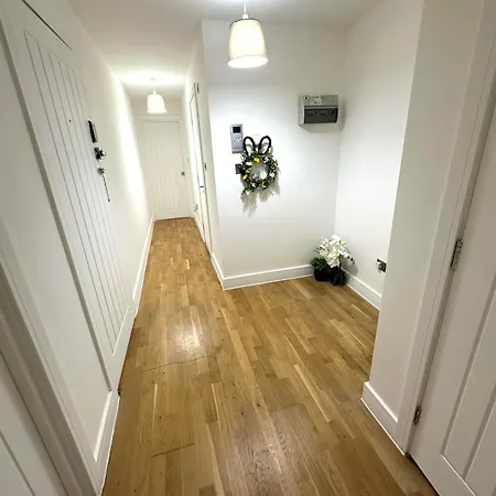 Apartment Elegant Spacious Modern 2 Bedroom - Whitechapel - 5mins To Aldgate Station *