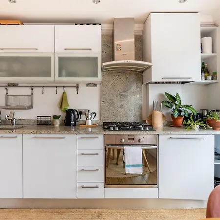 Warm And Welcoming 1bd Flat In East Apartment