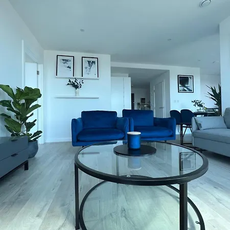 Ac Luxe Penthouse With Free Parking Apartment