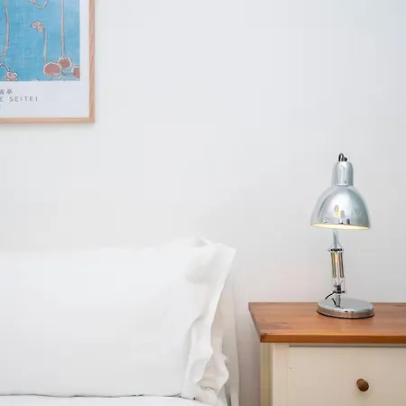Cosy 1 Bedroom Flat Nestled In De Beauvoir Town Pass The Keys Londres