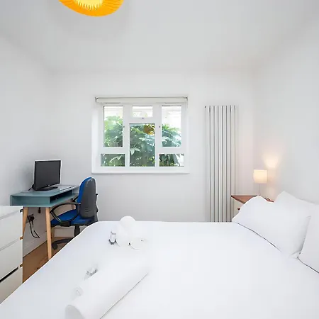 Cosy 1 Bedroom Flat Nestled In De Beauvoir Town Pass The Keys Londres