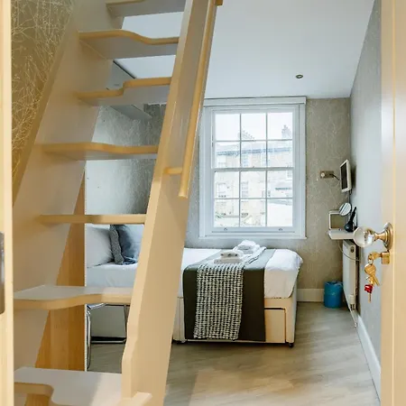 Stunning Modern 2-floor House With 3 Ensuite London