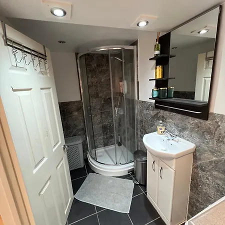 Apartment Maisonette Flat In Putney London