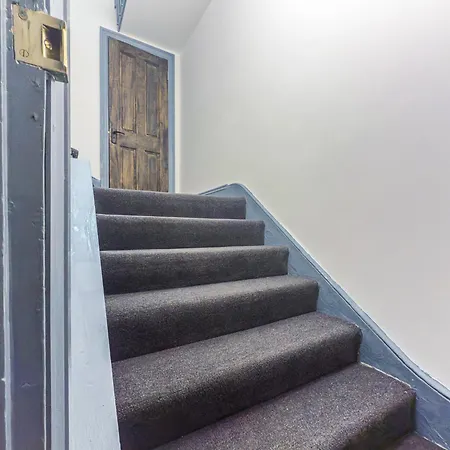 Spacious 2br Maisonette 2 Baths Huge Lounge Apartment *