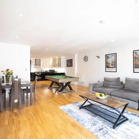 Shoreditch 3 Bedroom Large Lr 2 Balconies London