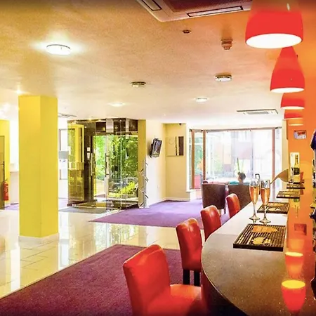 Hotell The 2*