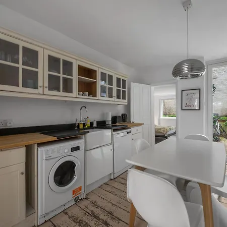 Chelsea 1-bed Flat With Patio Apartamento
