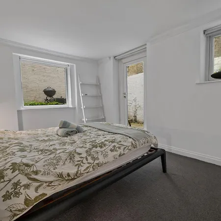 Chelsea 1-bed Flat With Patio Apartamento