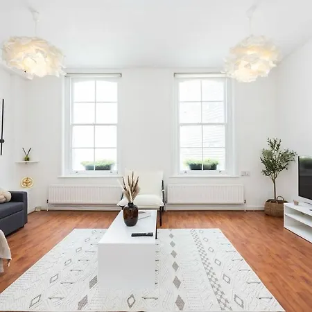 Spacious 1br Steps From Bridge & The Shard Apartment