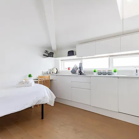 Cosy In The Heart Of Paddington