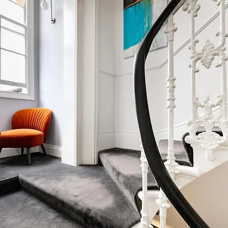 Cosy In The Heart Of Paddington Apartment