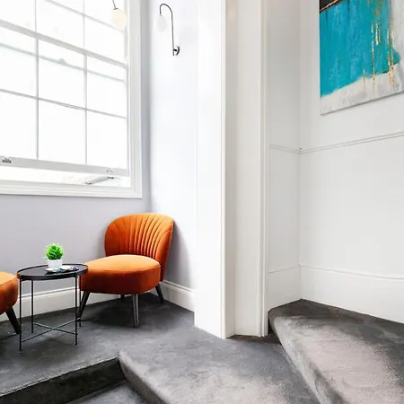 Cosy In The Heart Of Paddington Apartment
