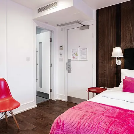 The Whitechapel 4* London