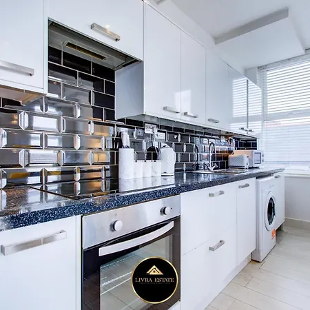 Stylish 1 Bed By Livra Estate Short Lets & Serviced With Free Parking Apartman Sutton