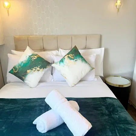 A8-3rd Floor 3-bed Flat In Elephant And Castle