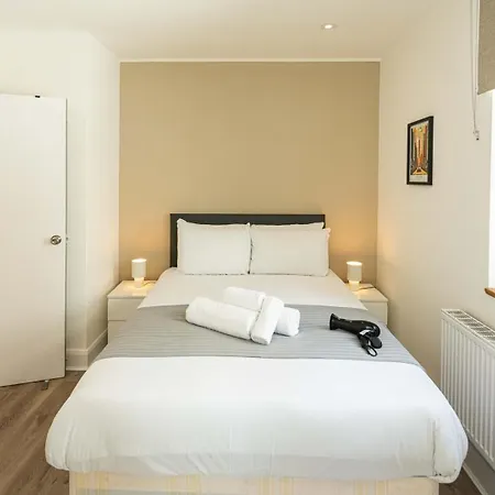 Modern 2br Flat In Soho Apartment *