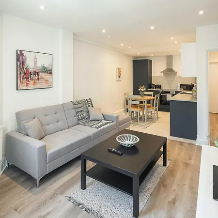Modern 2br Flat In Soho London