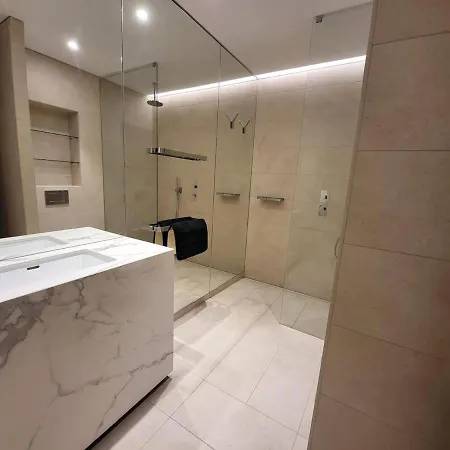 Luxurious 1-bed Flat Close To Canary Wharf London