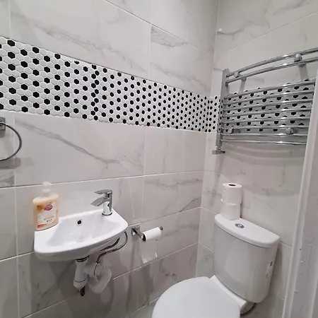 Spacious Double Ideal For Professionals Heathrow Uxbridge Access Stockleypark Brunel Hillingdon Hospital Prologis Park Guest house *