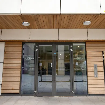 Londwell, Canary Wharf Boutique Balcony *