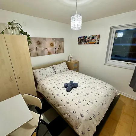 Cozy Close To Canary Wharf, The O2 And Excel