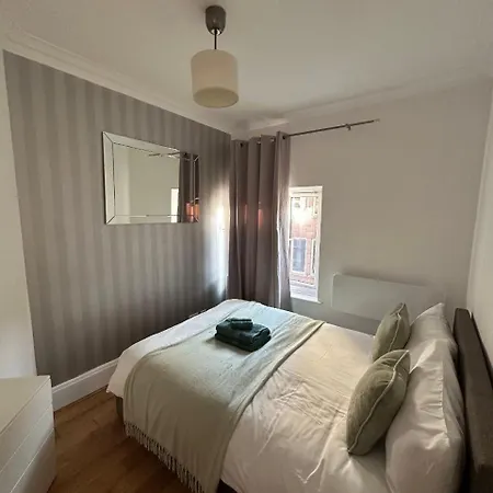 2bd Minimalist Soho&covent Garden Escape Apartment London