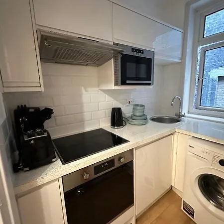 2bd Minimalist Soho&covent Garden Escape Apartment