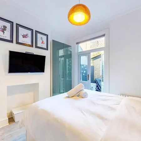 Apartment Bright 2br Flat With Garden & Bbq Near River Thames *