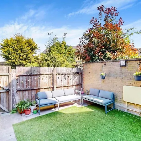 Apartment Bright 2br Flat With Garden & Bbq Near River Thames *