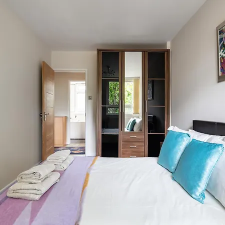 2bdr Steps To Battersea Park Apartmán