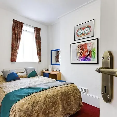 Upper Berkeley 3* London