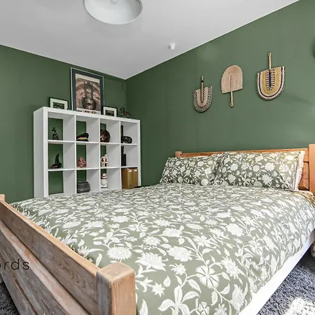 Exclusive 1 Bedroom Flat In Covent Garden Apartment *