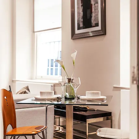 Chic One-bedroom Flat London