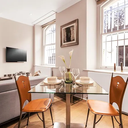 Chic One-bedroom Flat