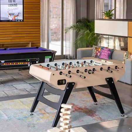 Hotel Moxy Excel