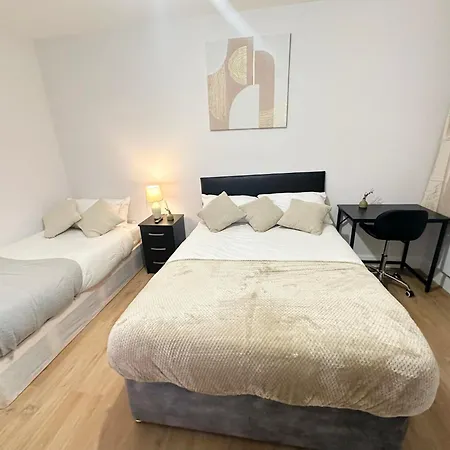 Apartment 4bdr Beautiful Croydon