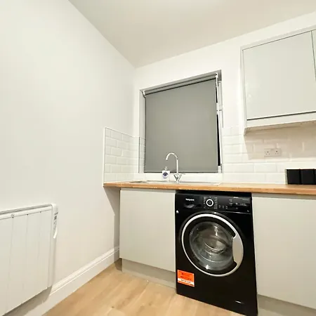4bdr Beautiful Apartment *