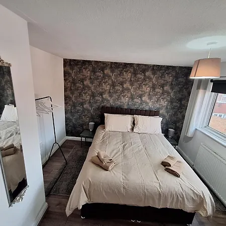 Newly Refurbished, G London & Kent Gateway Apartment