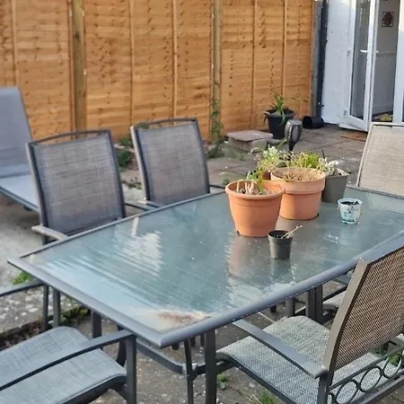Newly Refurbished, G London & Kent Gateway Apartment