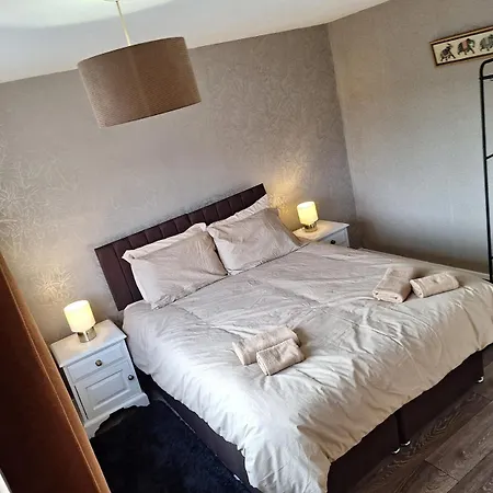 Newly Refurbished, G London & Kent Gateway Apartment *