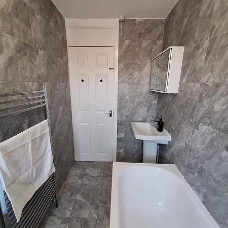 Apartment Newly Refurbished, G London & Kent Gateway