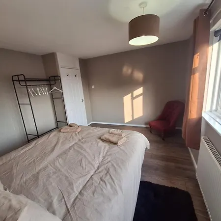 Newly Refurbished, G London & Kent Gateway Croydon